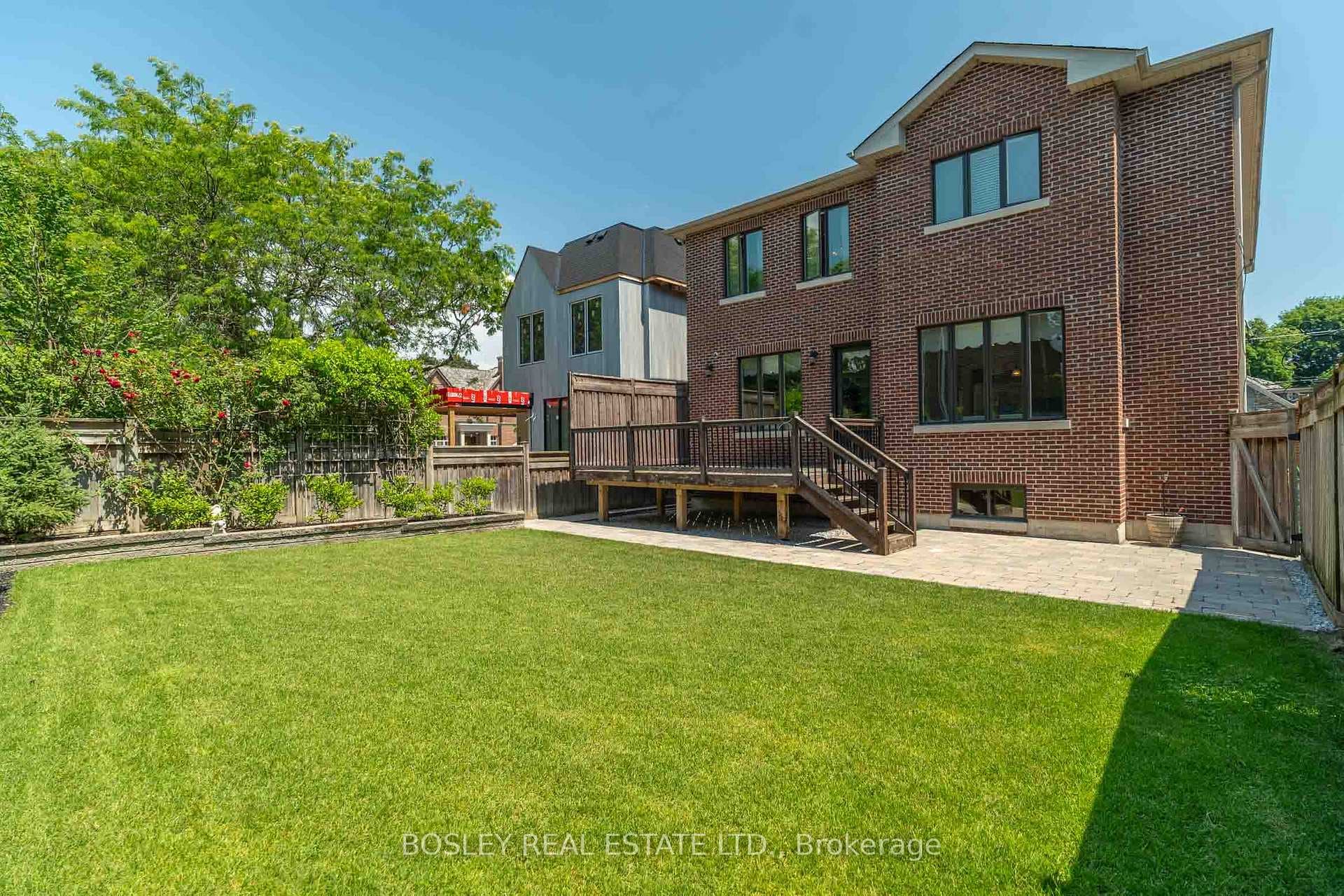 61 Rykert Crescent photo 43
