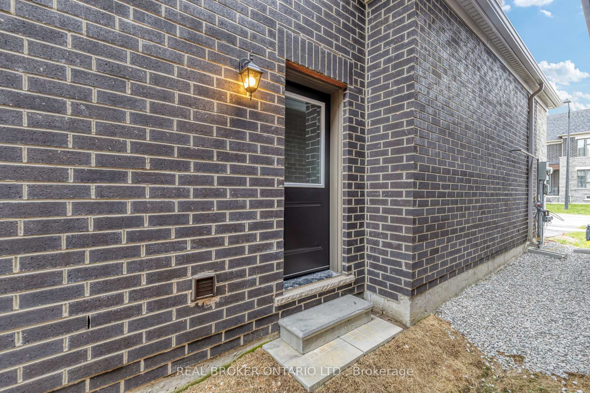 8 Daisy Street photo 31
