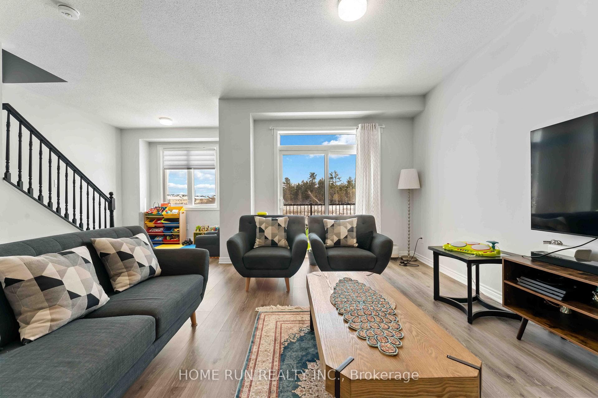 2084 Leinster Circle photo 12