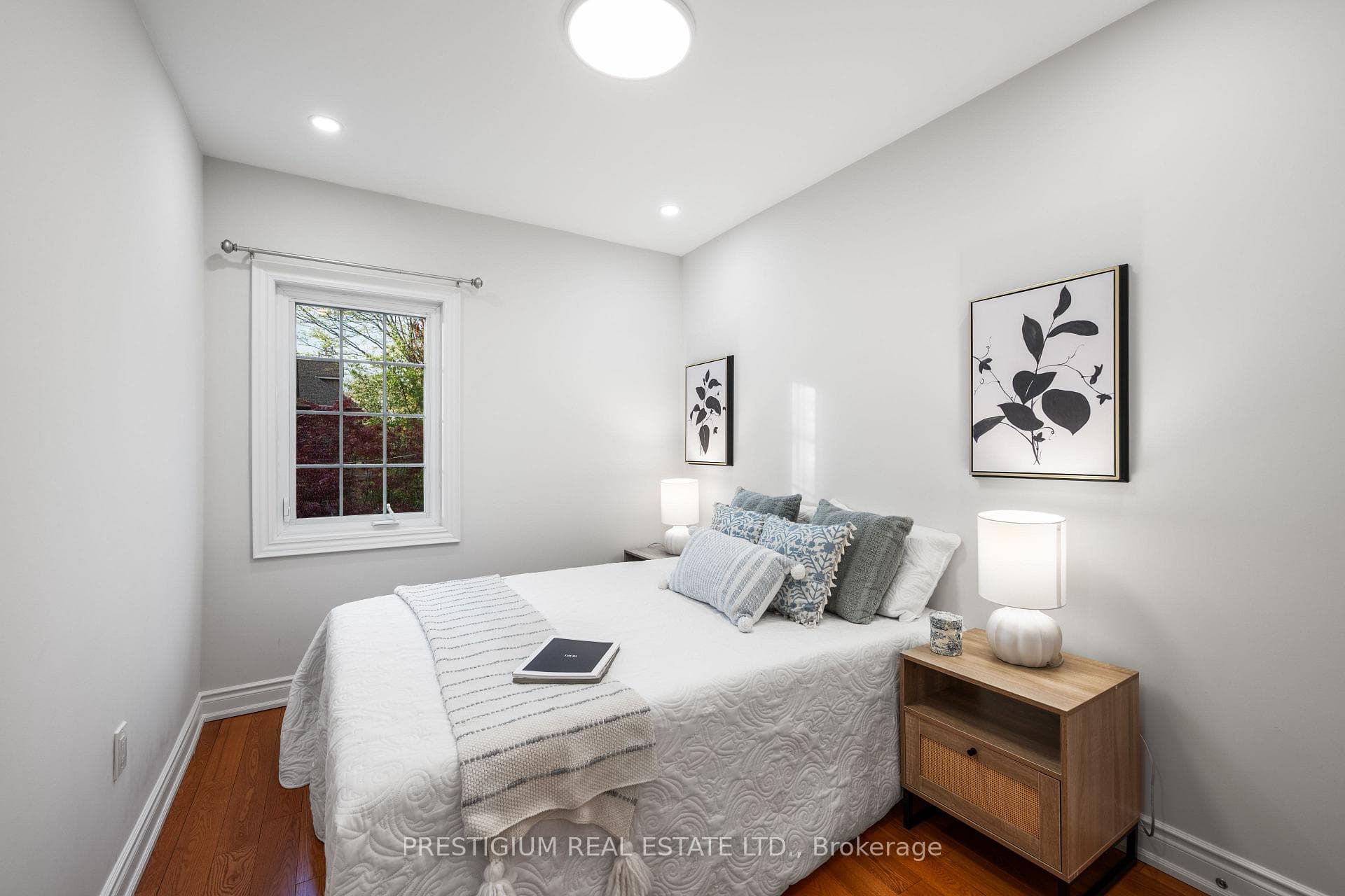 556 Davisville Avenue photo 30