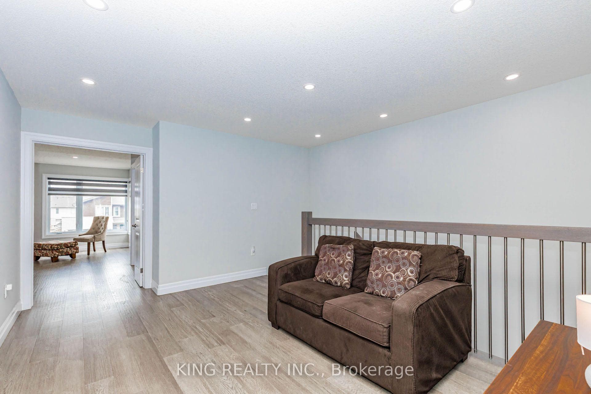 584 Chelton Road photo 22