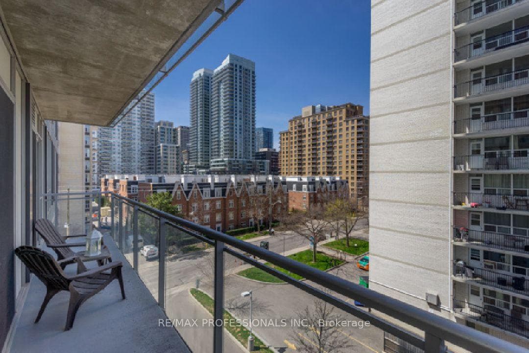 83 Redpath Avenue Unit 411 photo 12