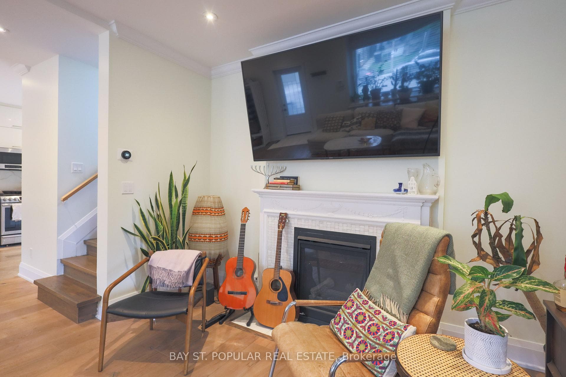 493 Crawford Street photo 10