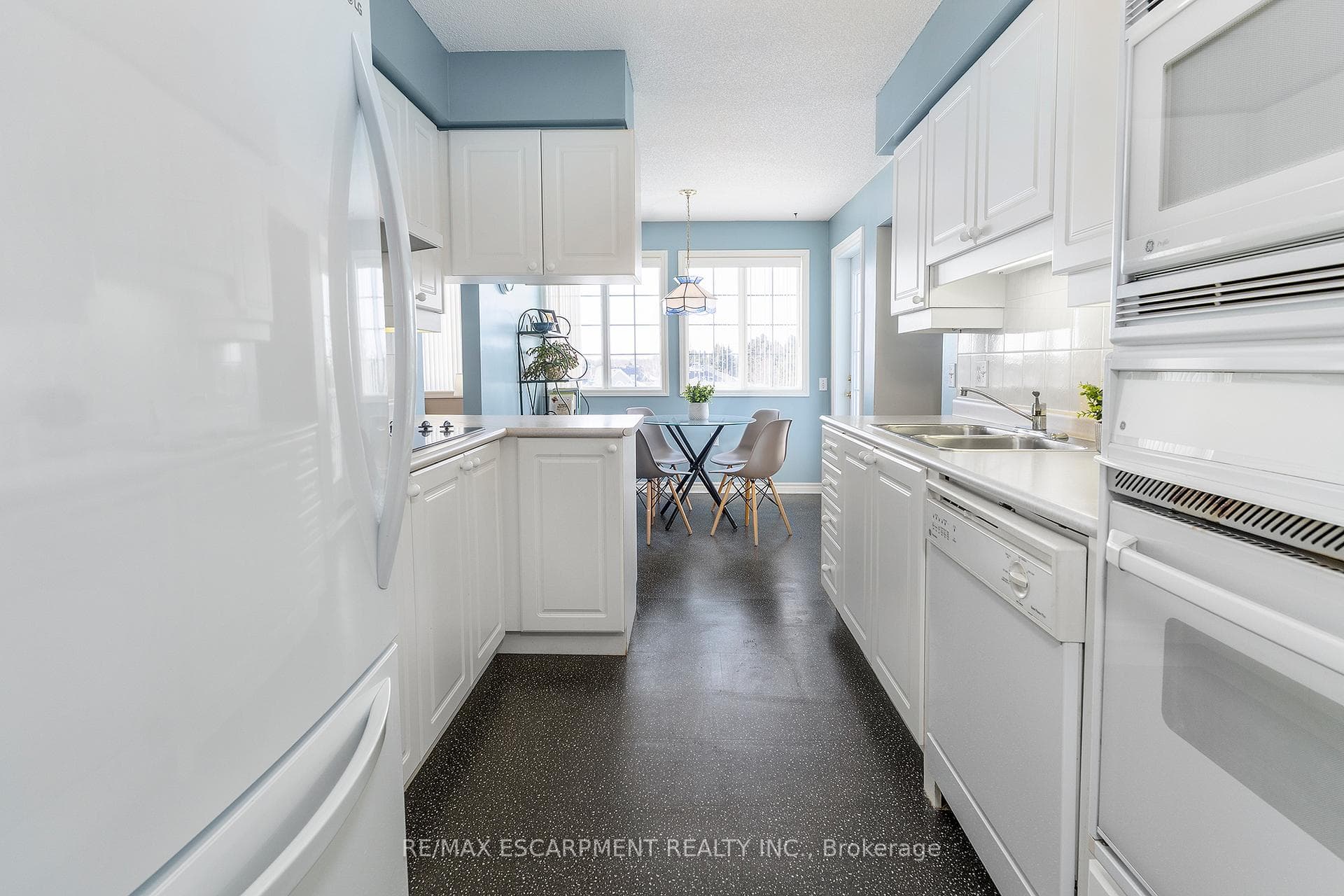 600 Silverbirch Boulevard Unit 308 photo 7