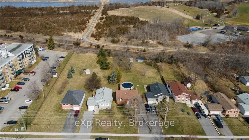 315 AMHERST Drive photo 35