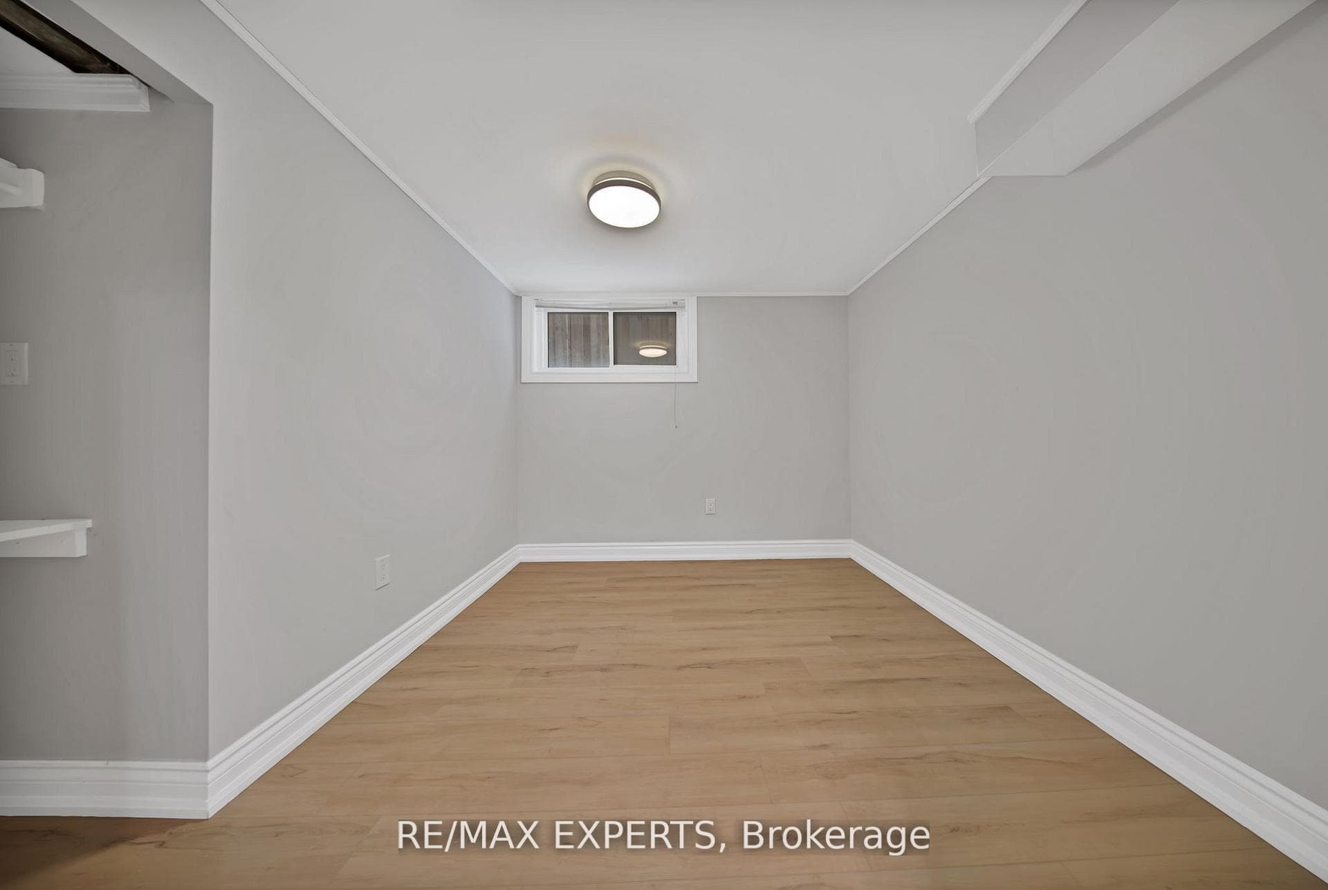 934 Beechwood Avenue Unit Lower photo 12