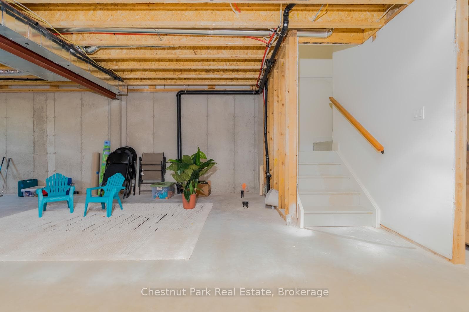 161 Hawthorn Crescent photo 34