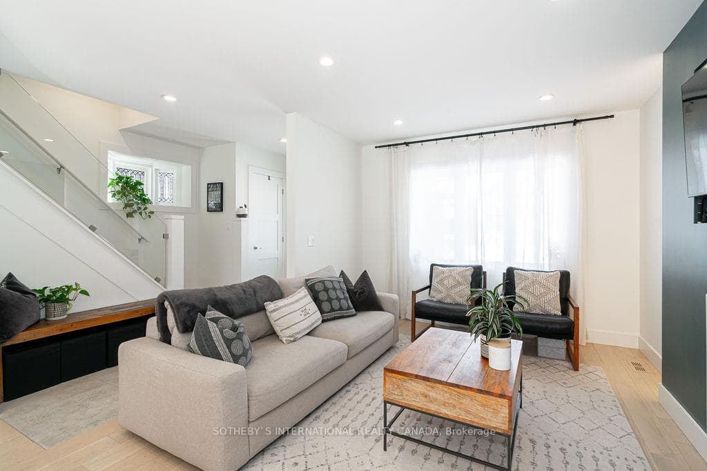 19 Valleyview Gardens photo 4
