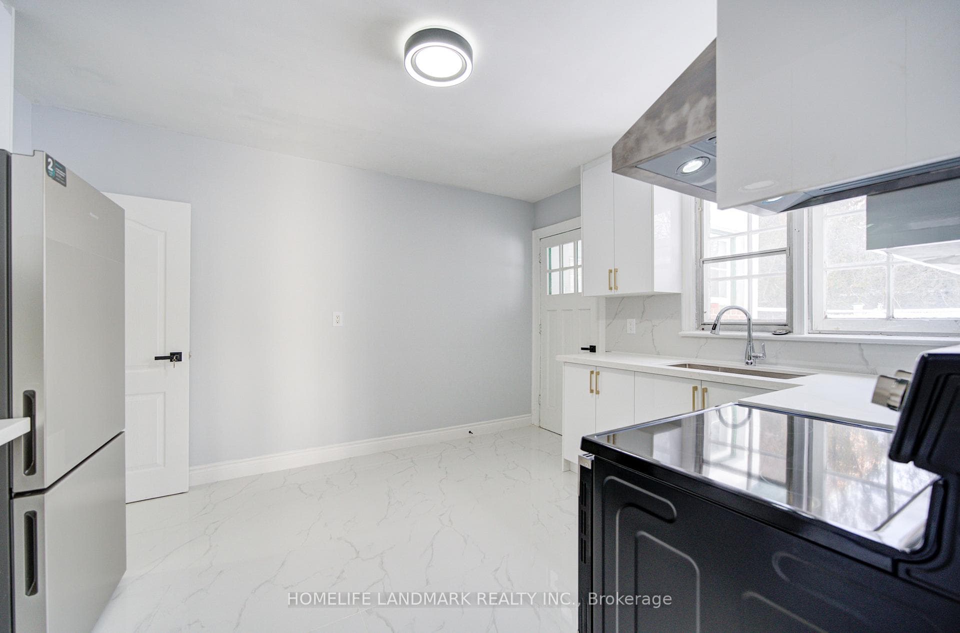 119 Robinson Street photo 4