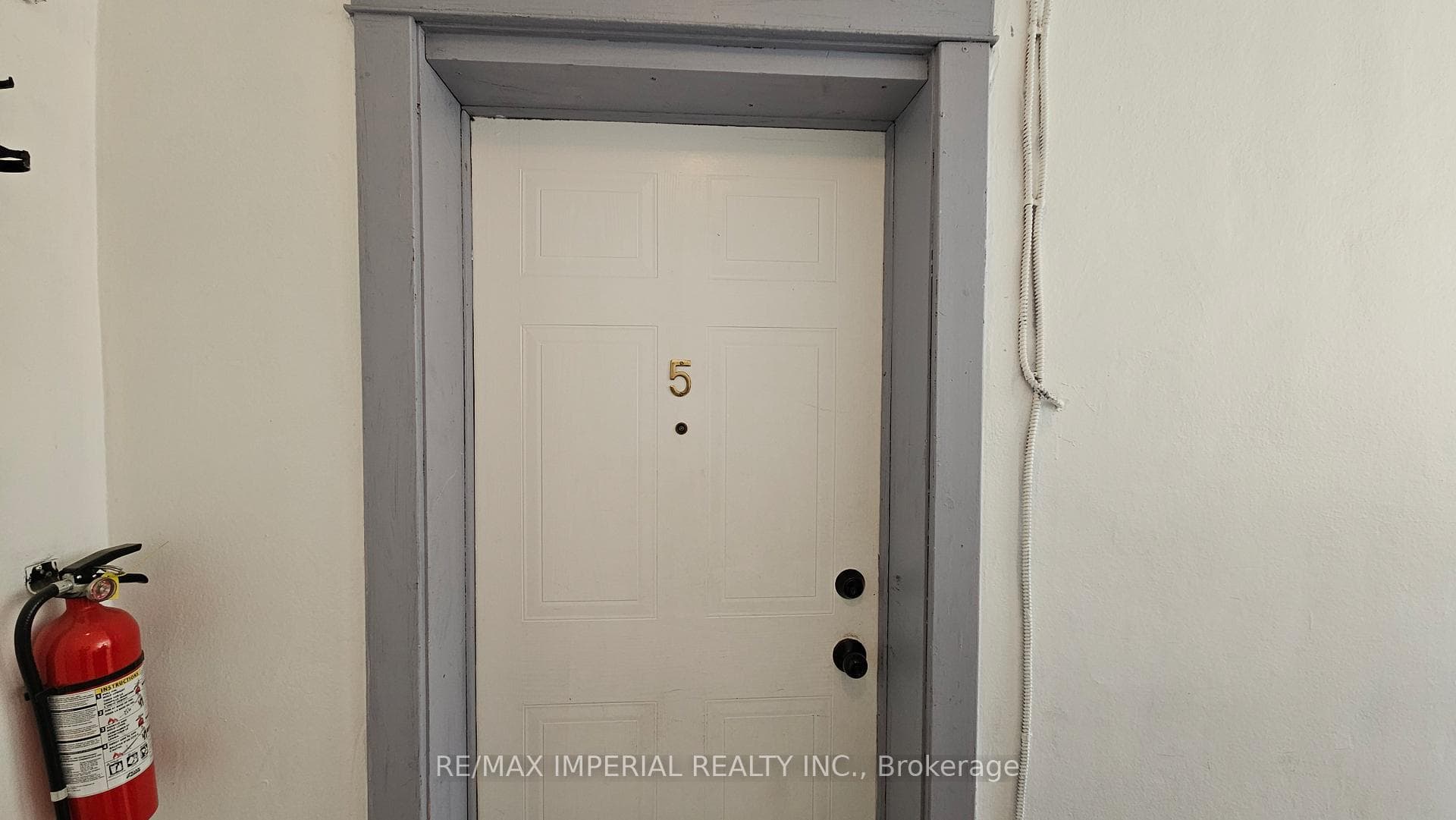 237 Manning Avenue Unit 5 photo 2