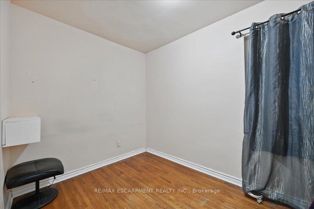503 Upper Gage Avenue photo 18