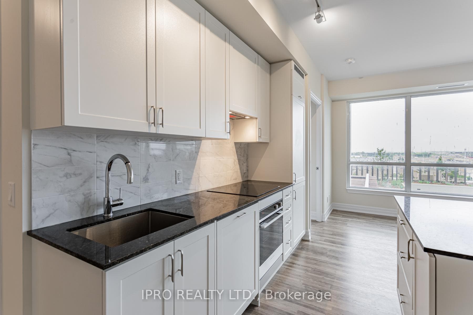 9075 Jane Street Unit 809 photo 14
