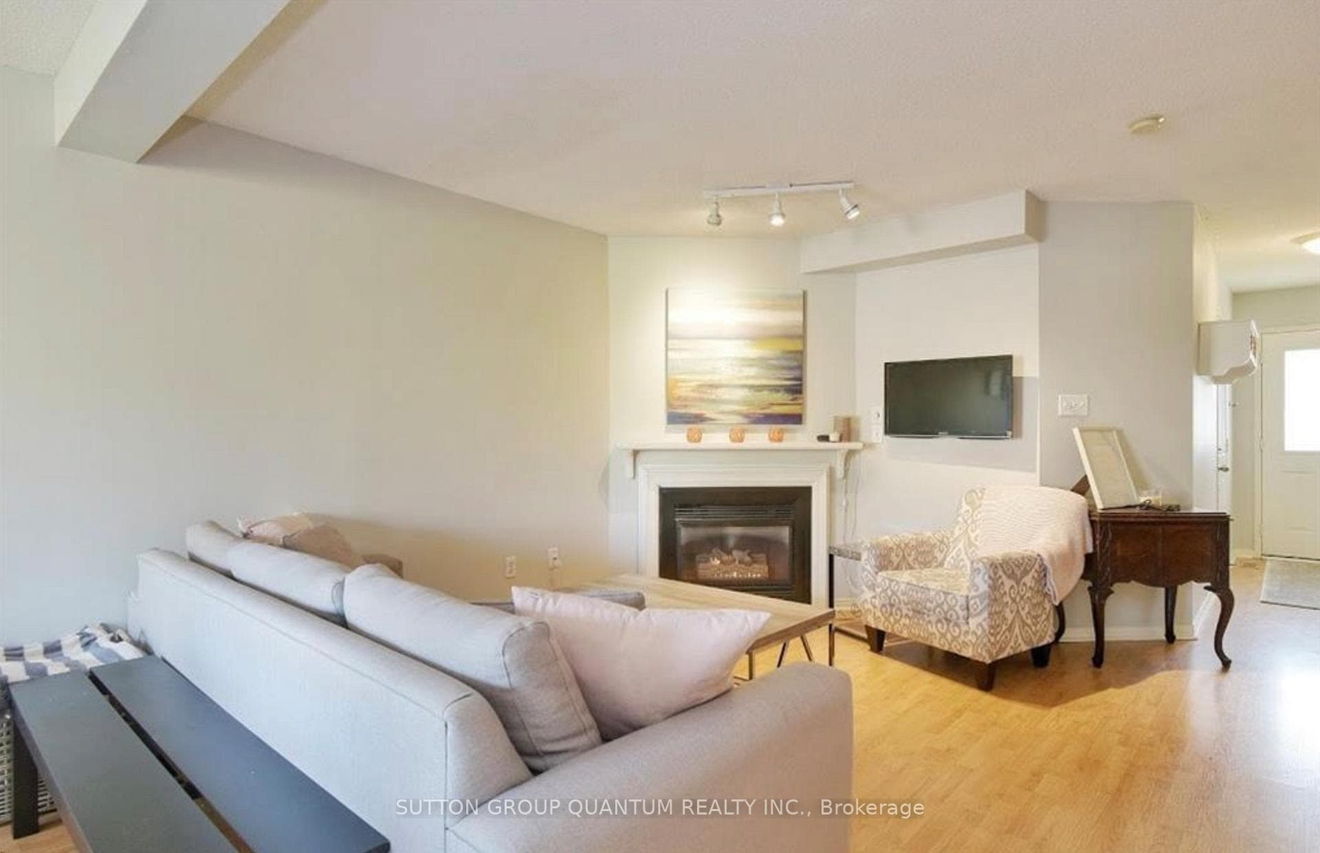 2940 HEADON FOREST Drive Unit 21 photo 9