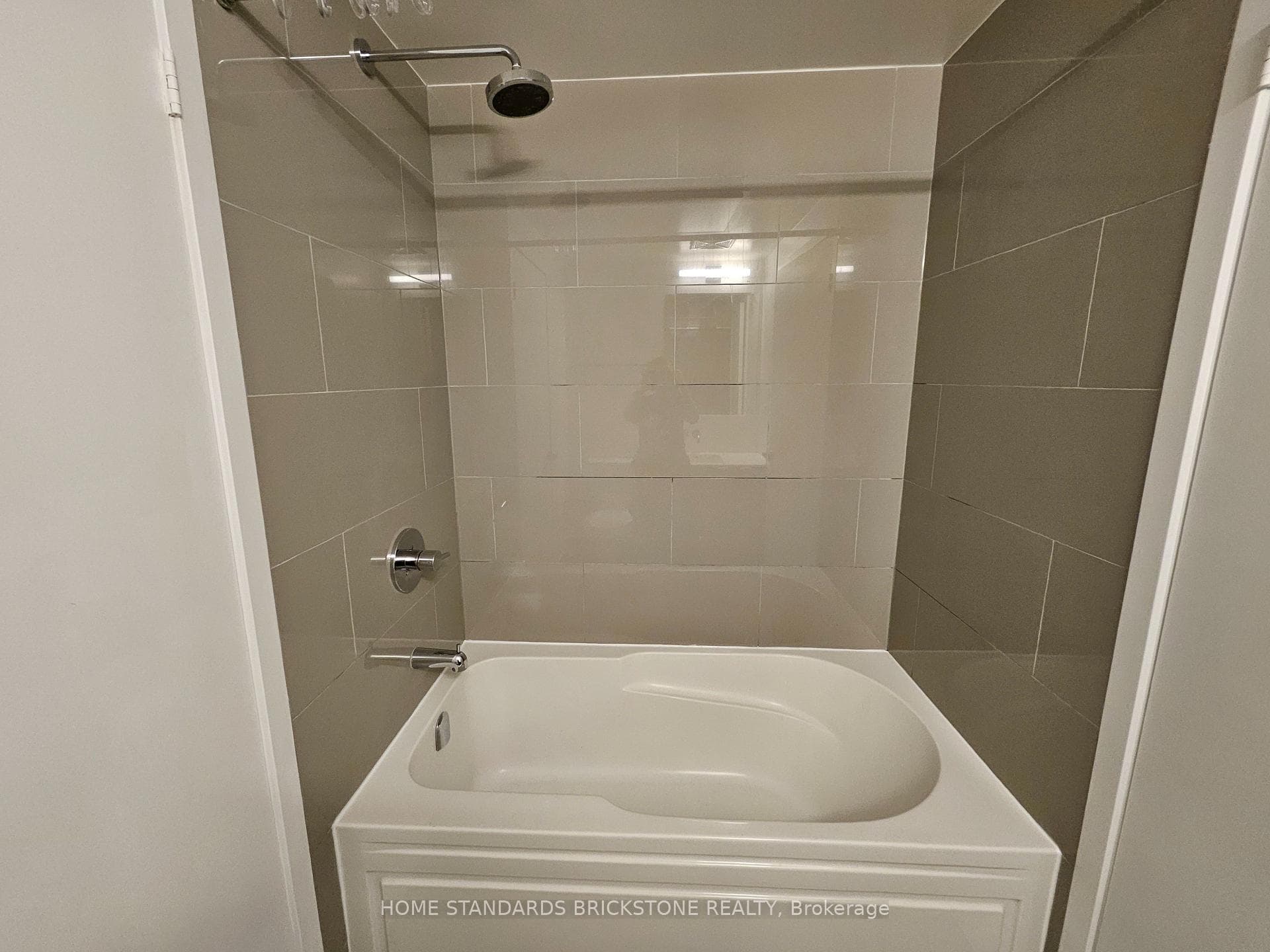 88 Harbour Street Unit 1505 photo 22
