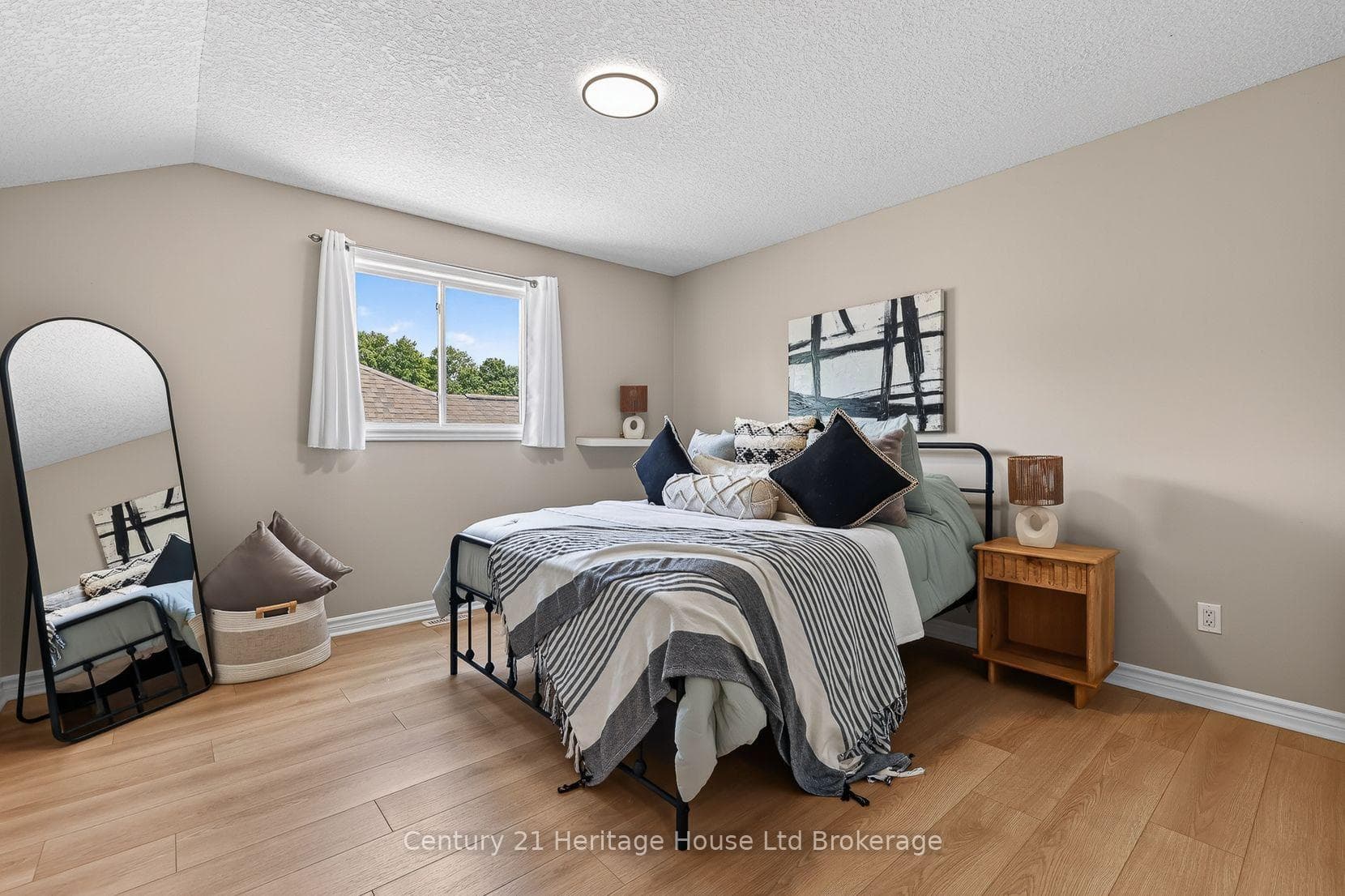 119 Southview Court photo 18