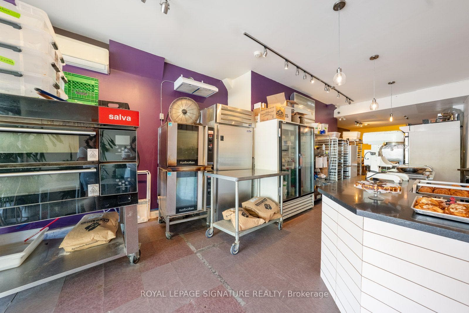 725 Dovercourt Road photo 12