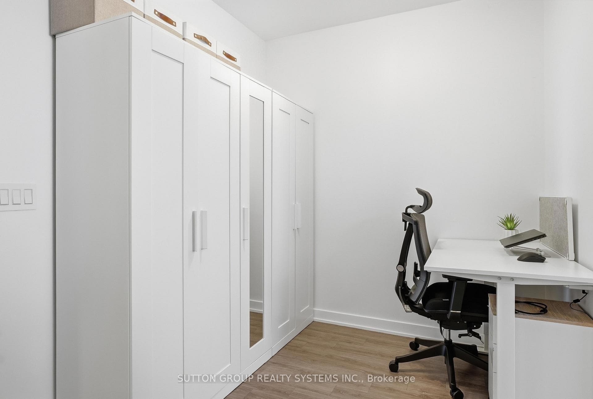 4655 Glen Erin Drive Unit 101 photo 15