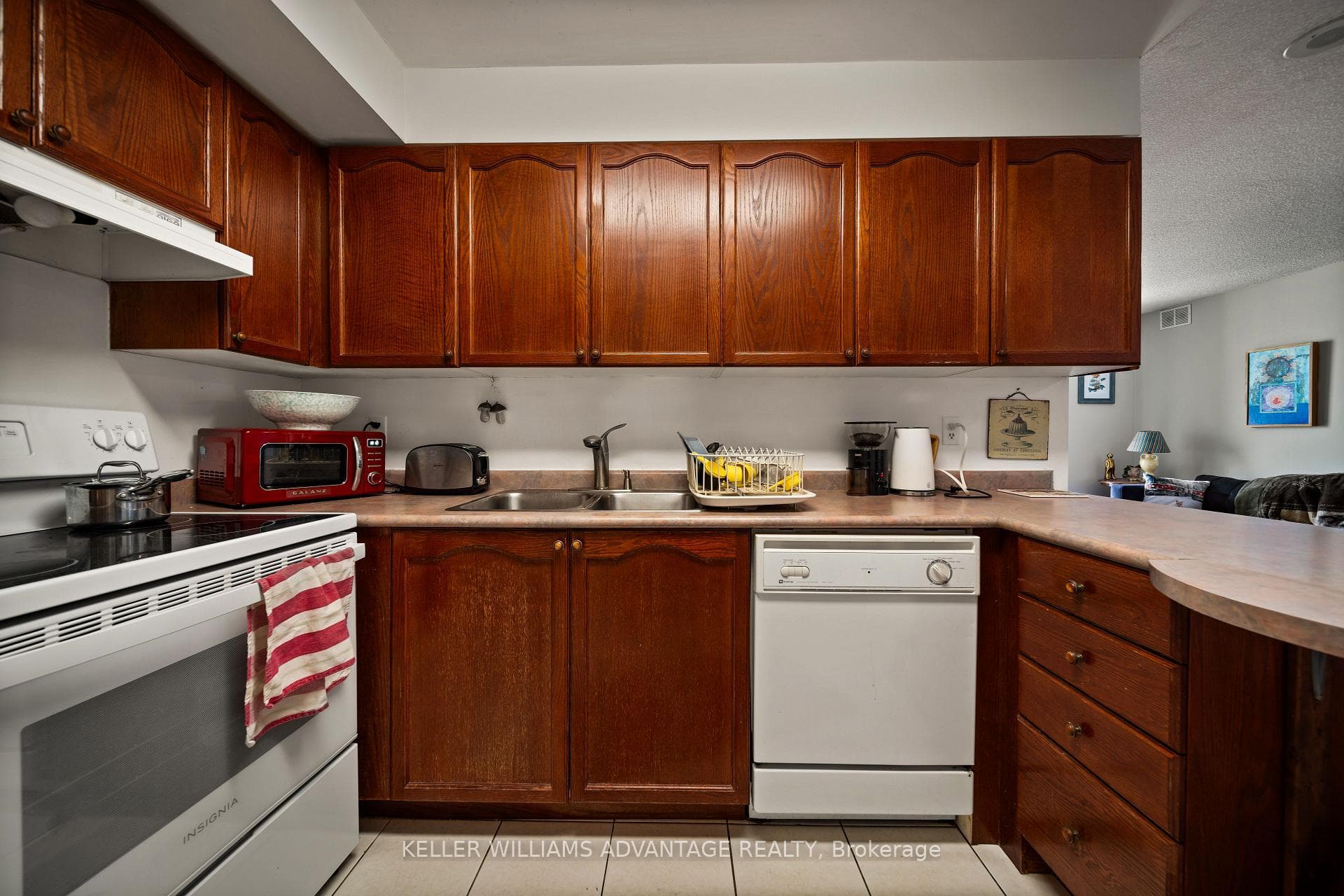1765 Queen Street Unit 402 photo 10