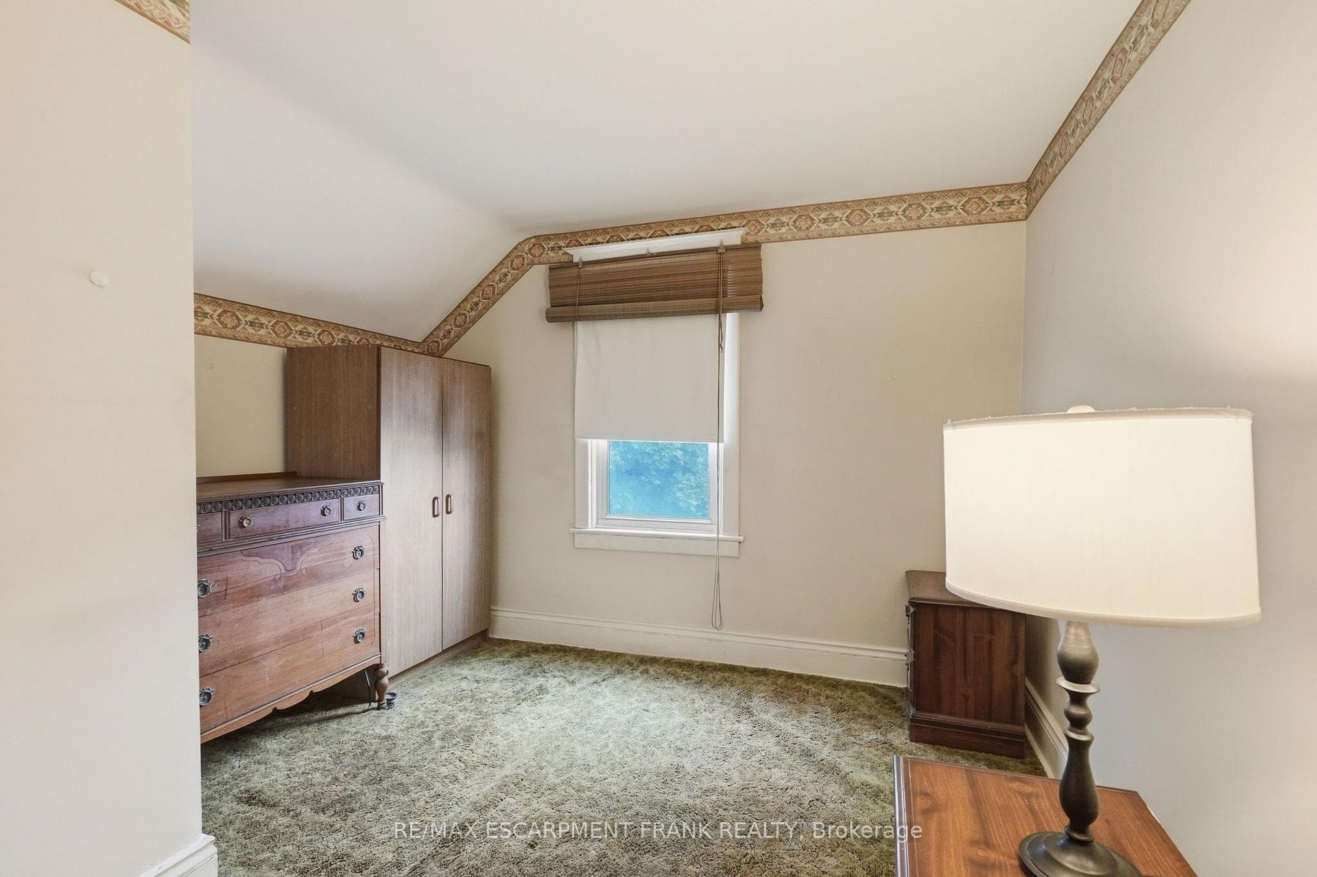 24 Cliff Avenue photo 38