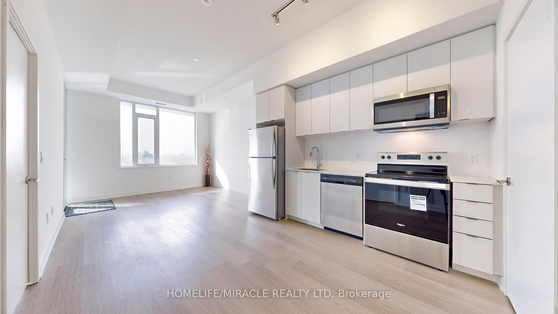 859 The Queensway N/A Unit 805 photo 8