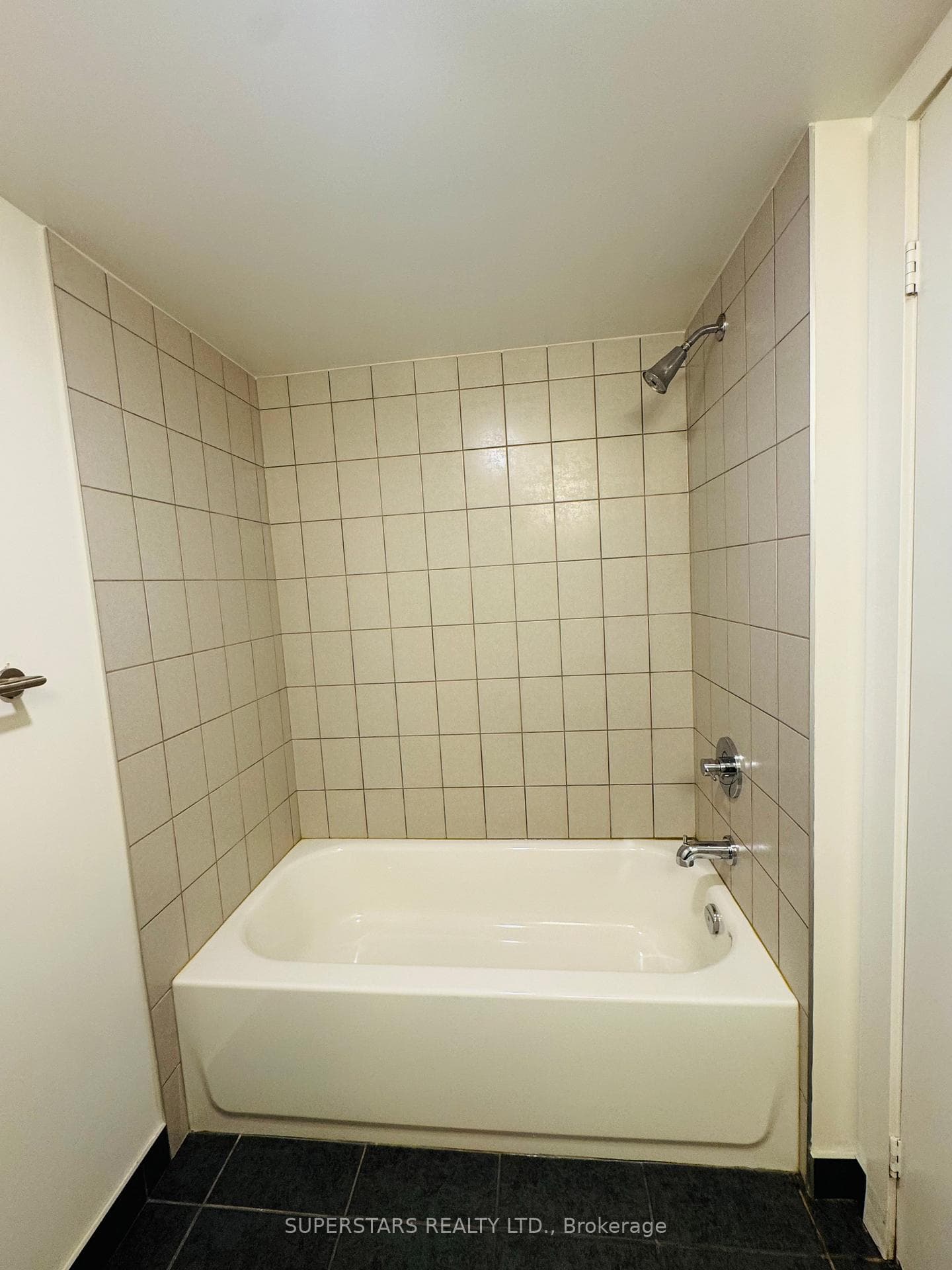 8 Trent Avenue Unit 1007 photo 9