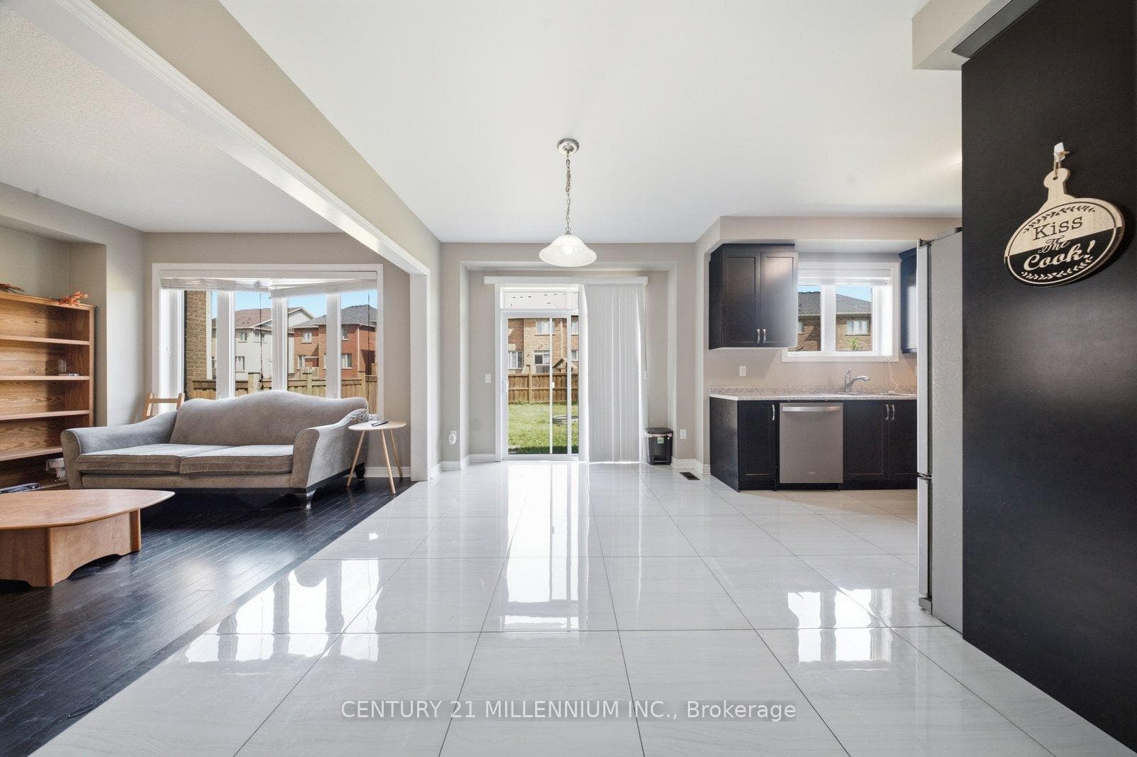 1153 Upper Thames Drive photo 12