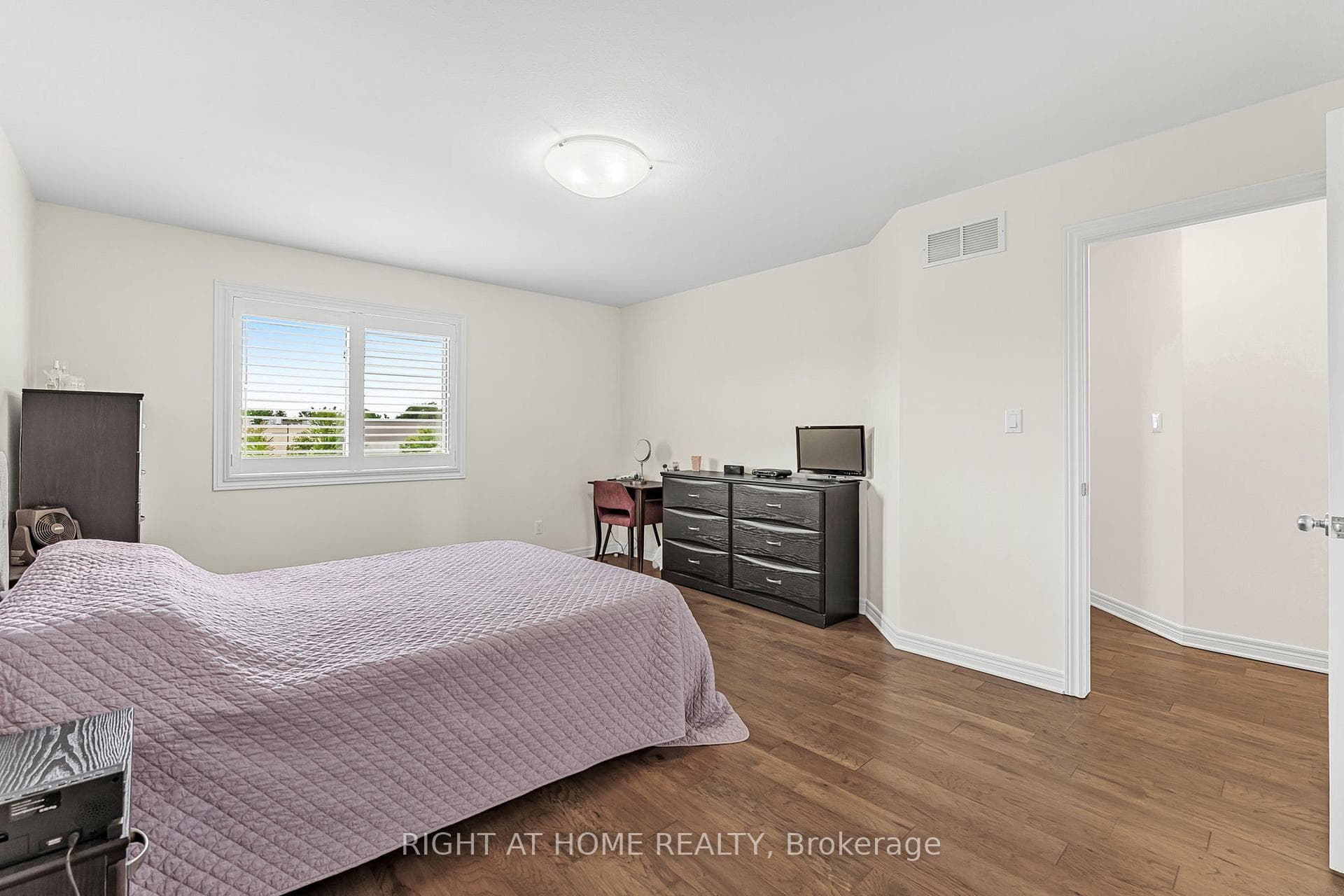 80 Loretta Drive photo 28
