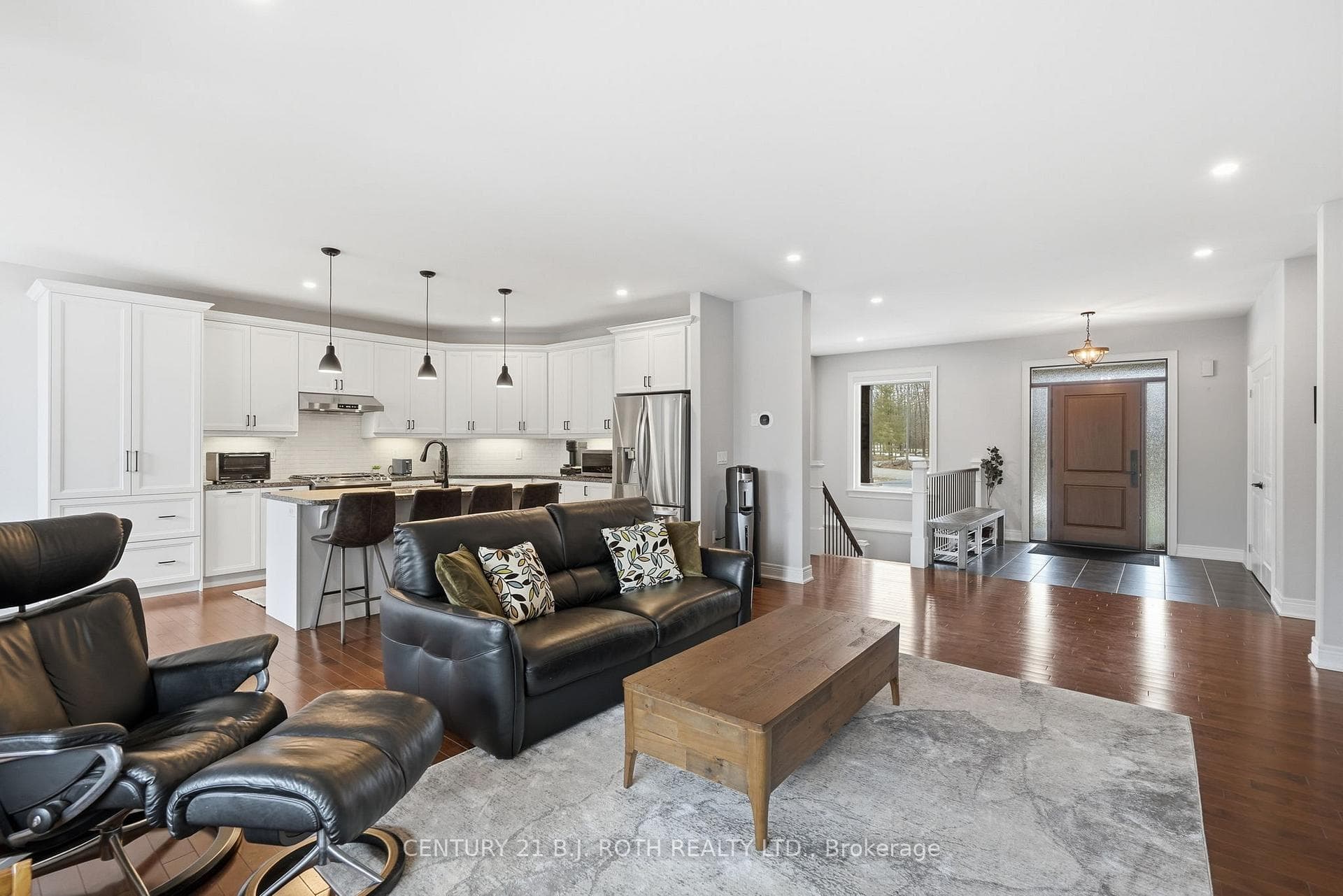 2228 Elana Drive photo 4