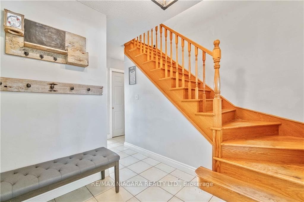 6736 Buckingham Drive photo 3