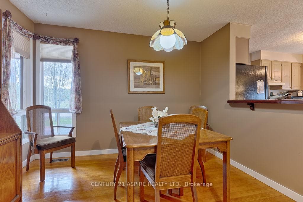 212 Eichstaedt Road photo 10