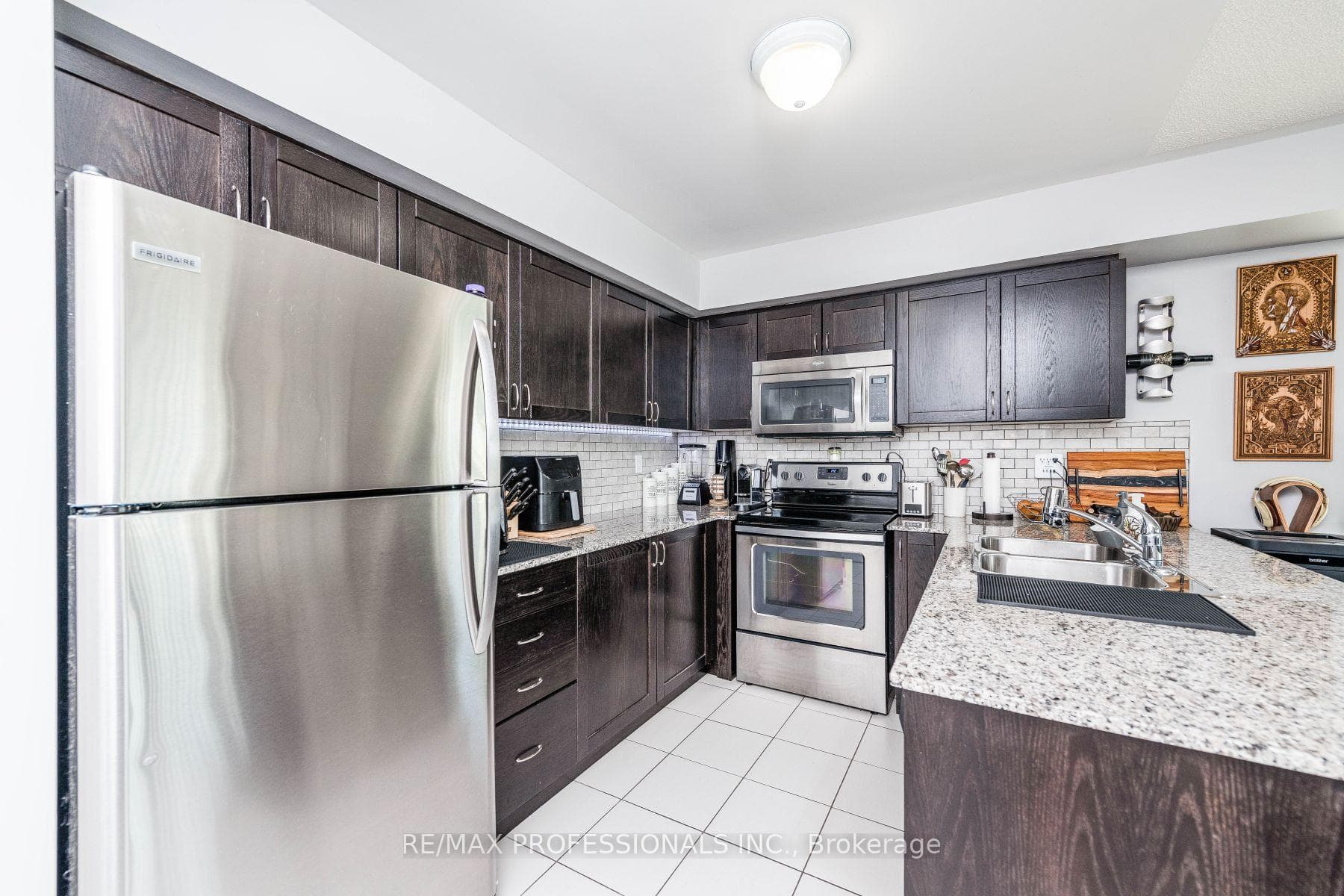 140 Widdicombe Hill Boulevard Unit 601 photo 11