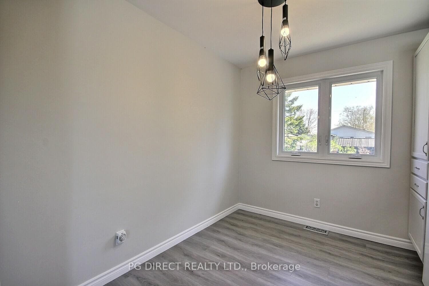 25 Dufferin Street photo 5
