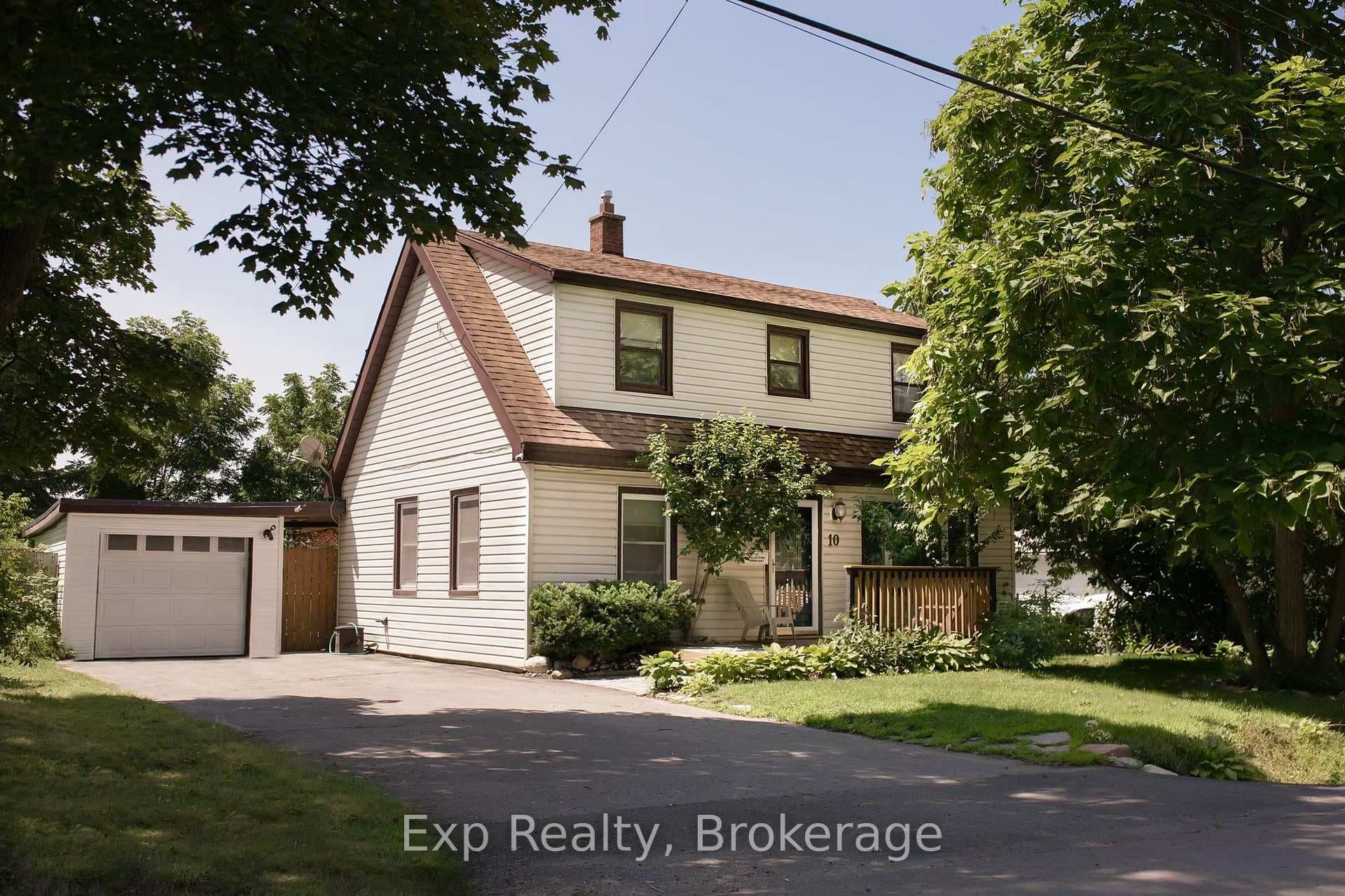 10 Valleyview Crescent photo 1
