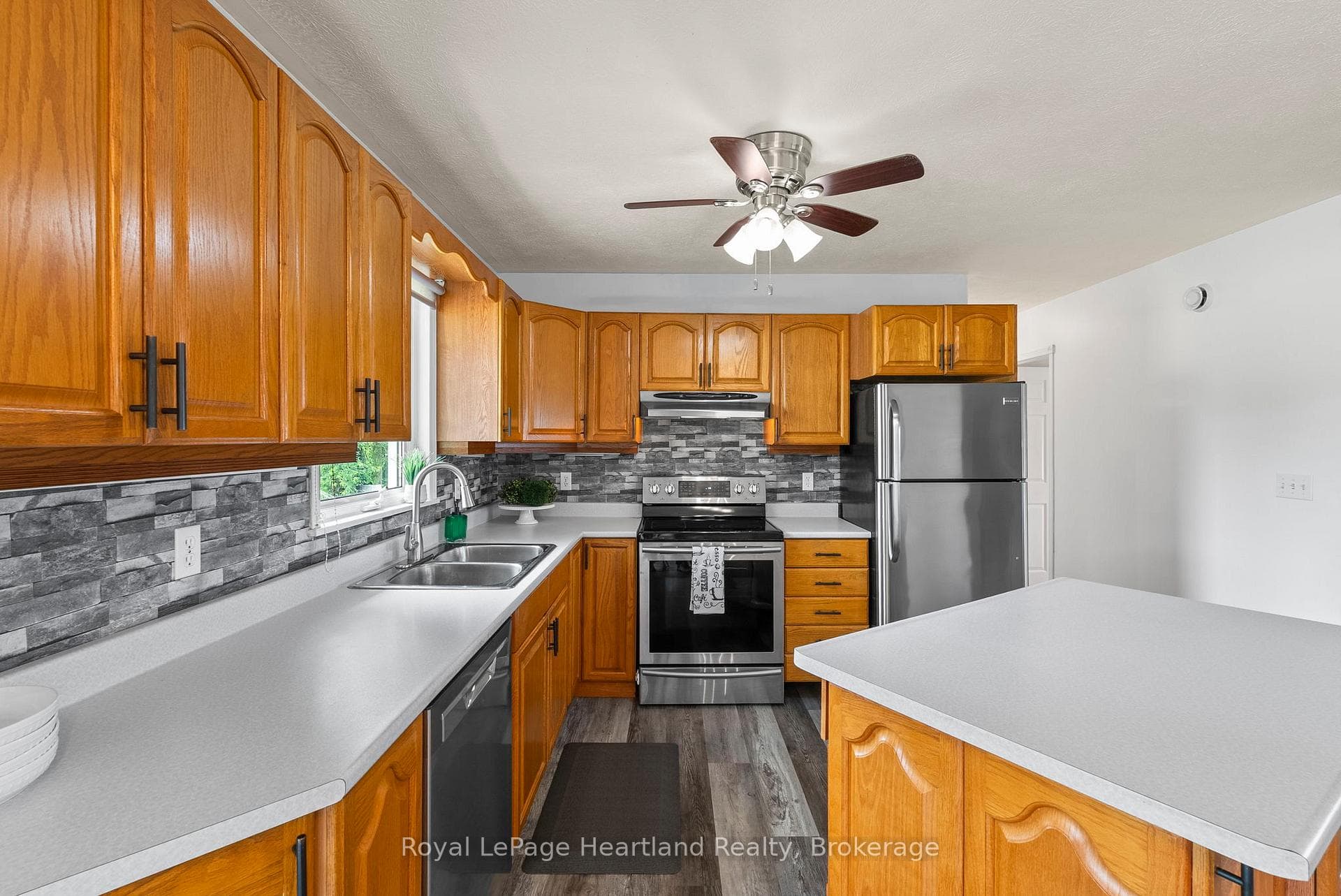 9462 Ayton Road photo 20