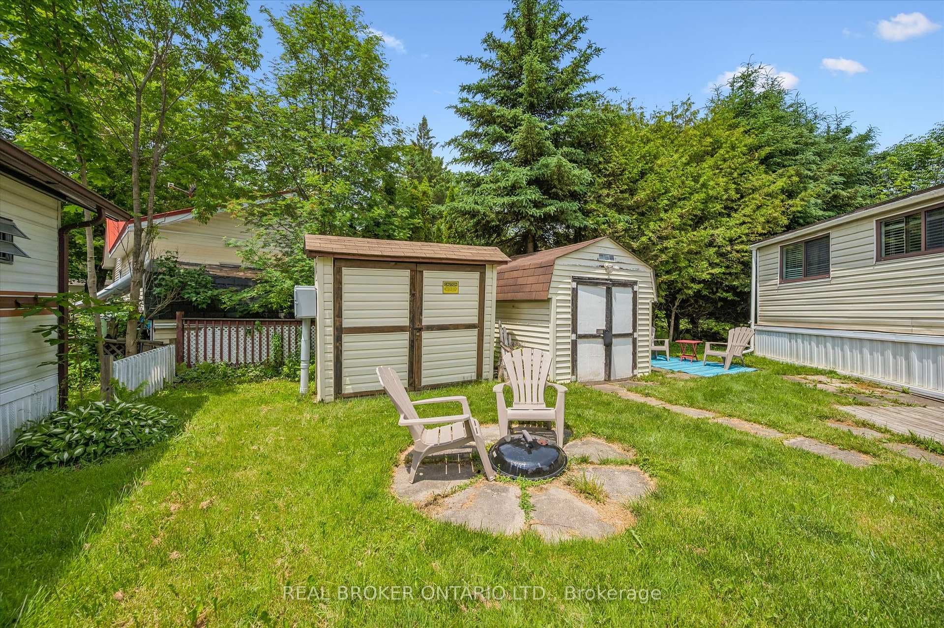 157 Cedar Crescent photo 15