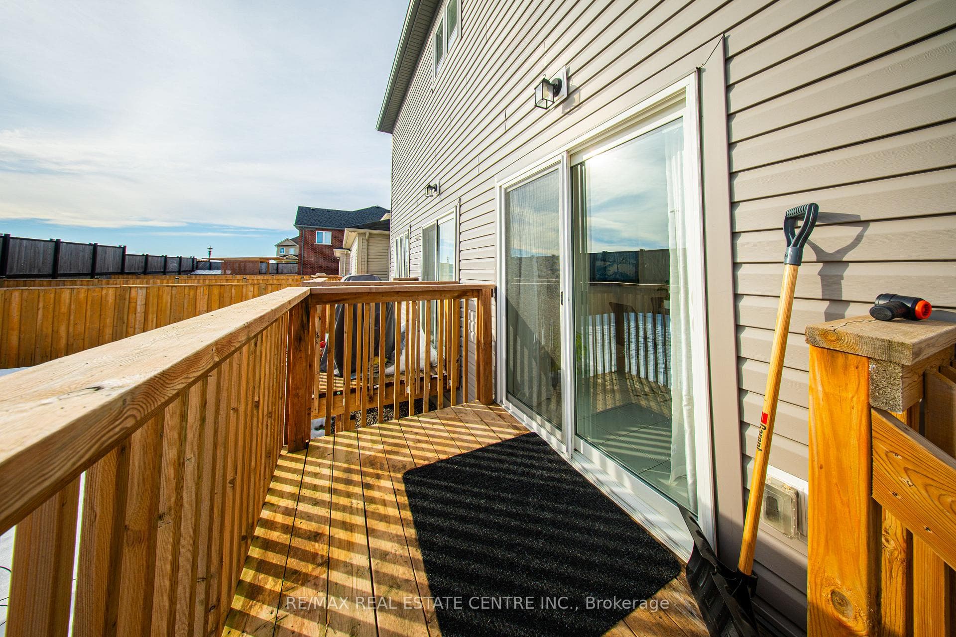 524 Brooks Street photo 32