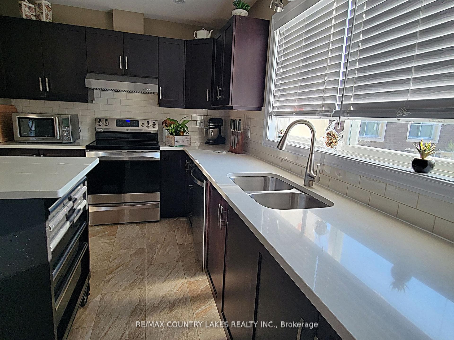4 Paradise Boulevard Unit 11 photo 24