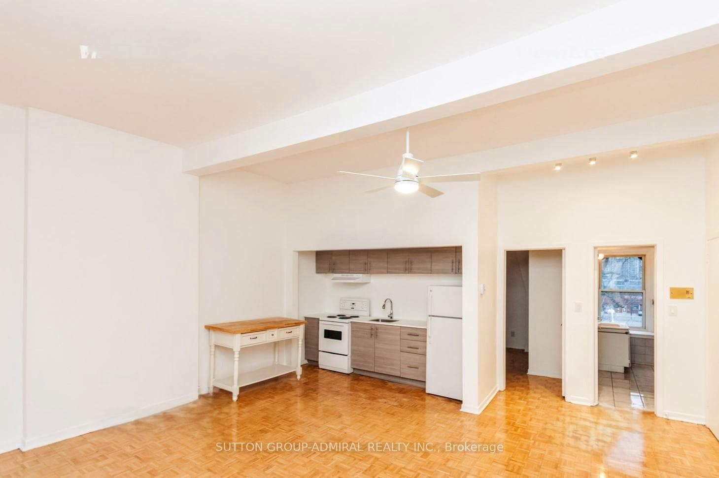 12 Clarence Square Unit 5 photo 5
