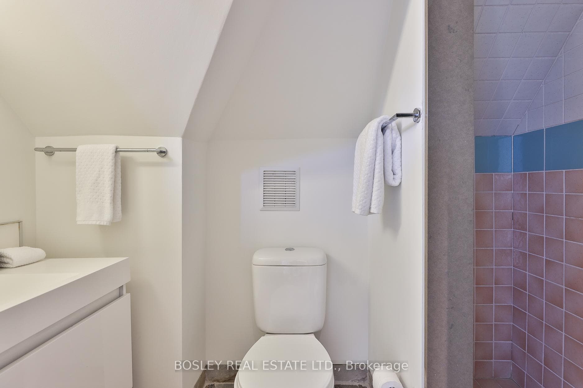 301 Keewatin Avenue photo 31