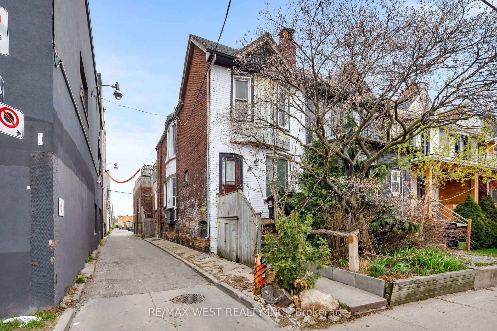 1493 Dupont Street photo 48