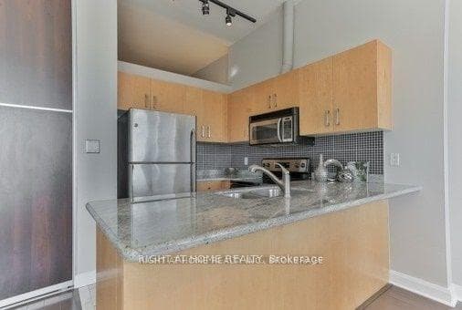 700 King Street Unit 813 photo 6