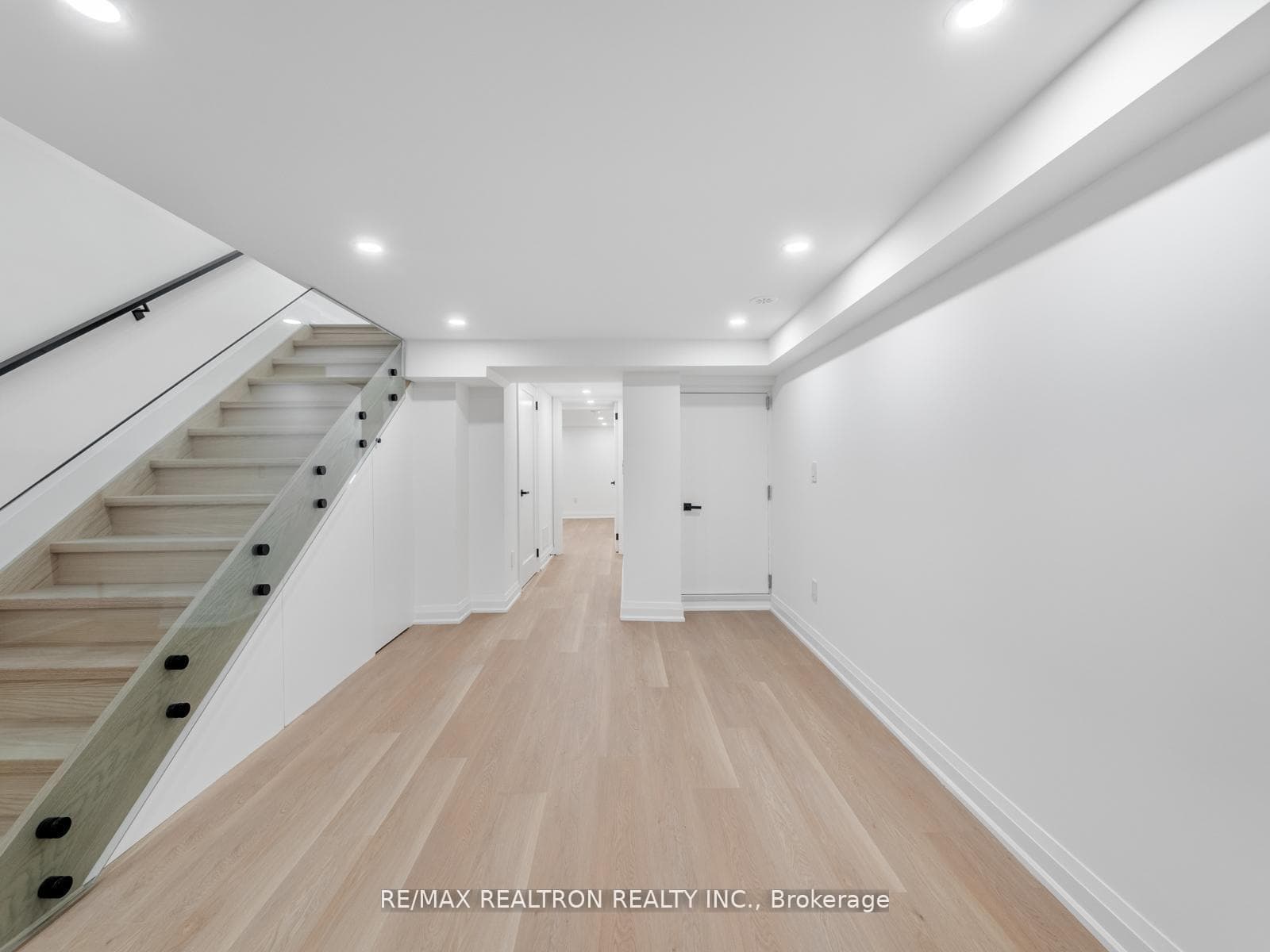 283 Euclid Avenue photo 39