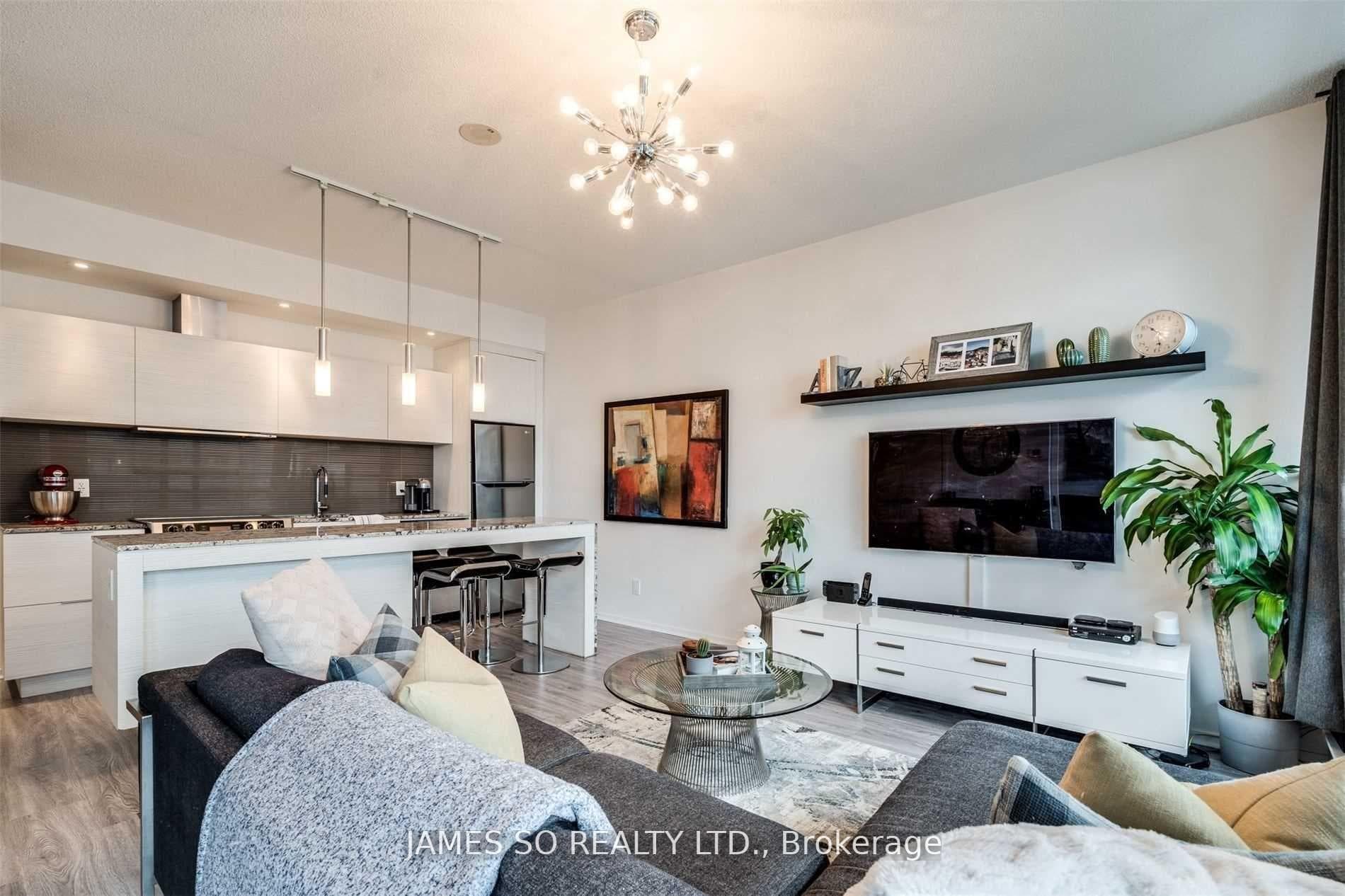 8 Charlotte Street Unit 1401 photo 3