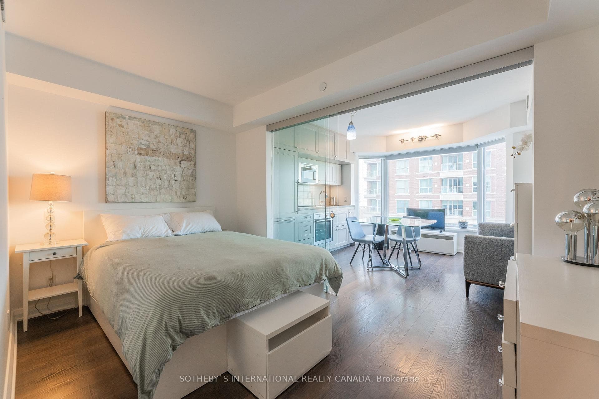 155 Yorkville Avenue Unit 1116 photo 2