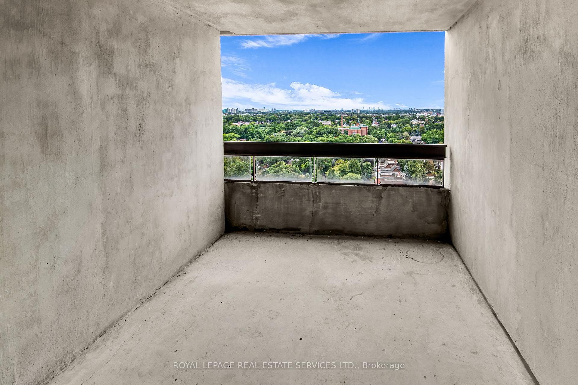 100 Quebec Avenue Unit 1811 photo 14