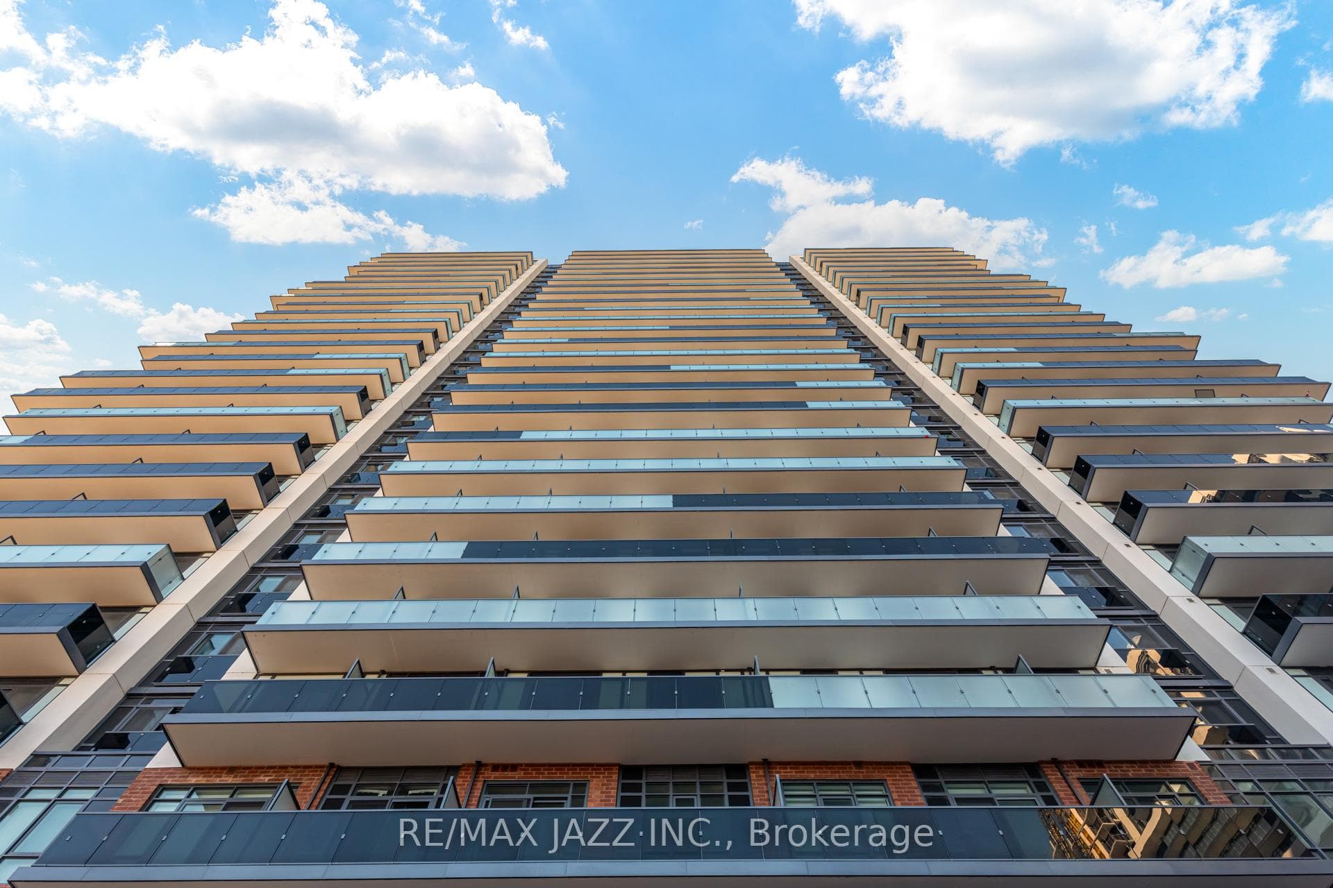2545 Simcoe Street Unit 2102 photo 5