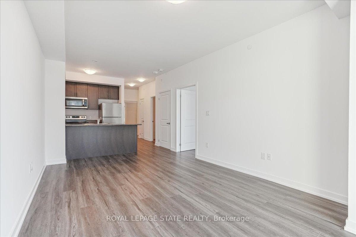 460 Dundas Street Unit 815 photo 16