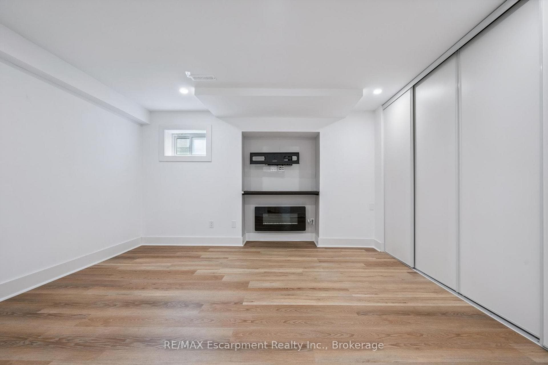 227 Martindale Avenue photo 31