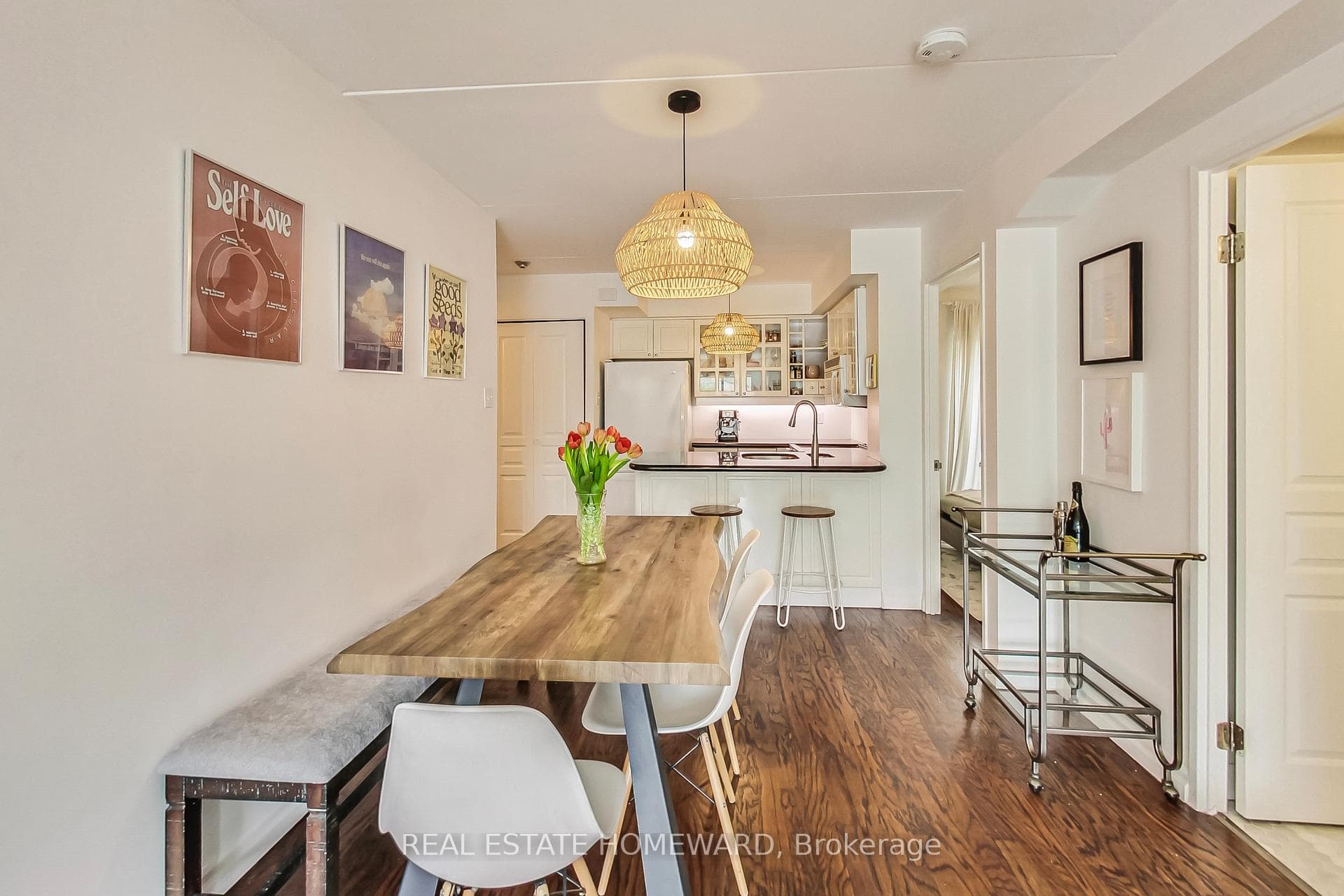 1174 Yonge Street Unit 201 photo 3