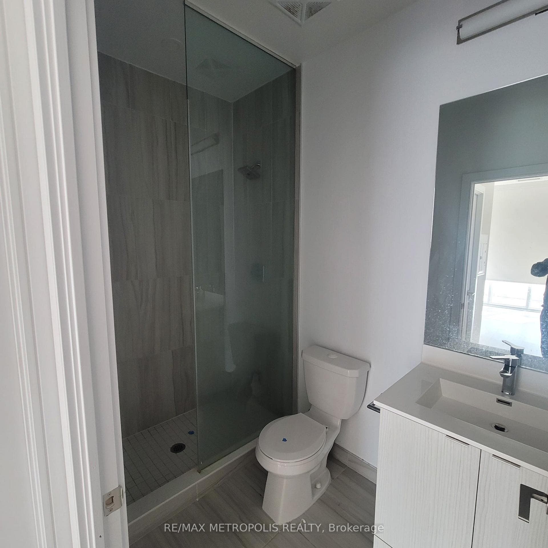 225 Village Green Square Unit PH06 photo 9